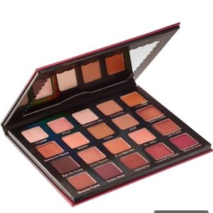 Voilet Voss Pro Eye Shadows